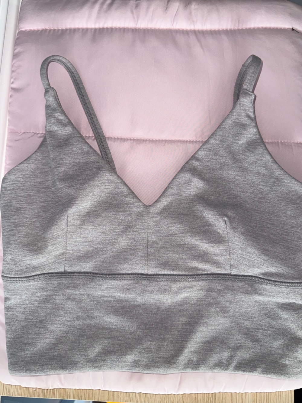 Lululemon Heather Gray Strappy Light Support Sports Bra Women’s 6 (Approx.)